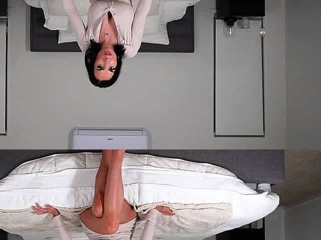 Webcam brunette solo masturbation