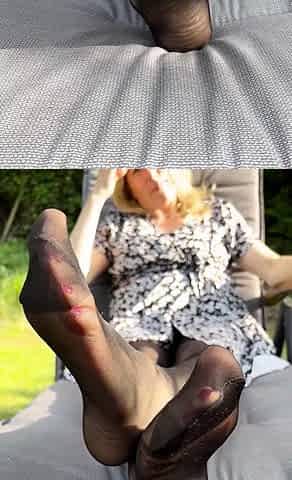 Hot blonde has a kinky foot fetish