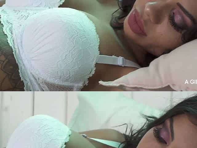 Teen lesbians mind-blowing xxx clip