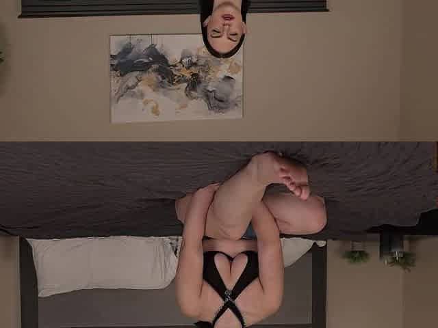 PAWG swallows huge facial after casting