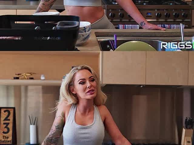 Excited Stepmom Isabelle Deltore & Fit Kitty Cheating Three-some