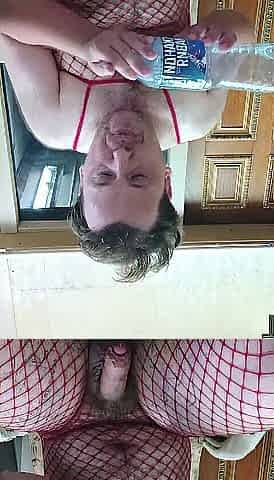 Russian homo chap masturbates with a plastic bottle in his booty!