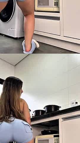 Very hot! Large booty in constricted shorts