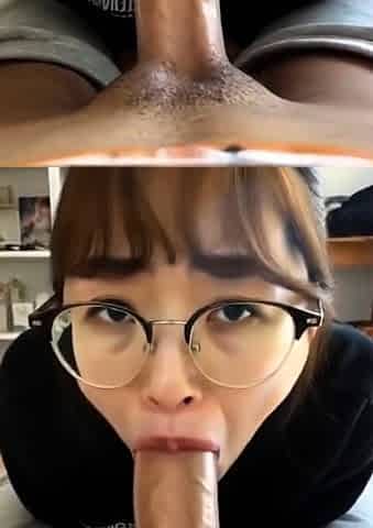 AI Girl Blowjobs A Big Dick