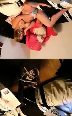 Blonde With Natural Big Boobs Loves Putting A Toy In Her