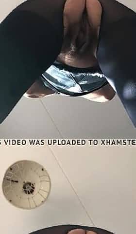 Upskirt no open crotch hose squatting