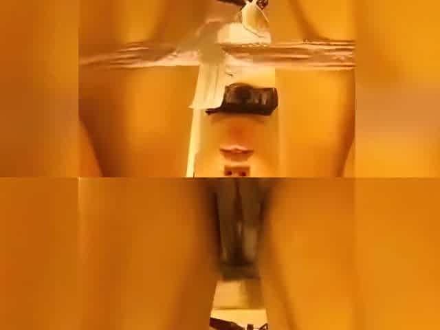 Redbone Babe's Tight Pussy Fingered