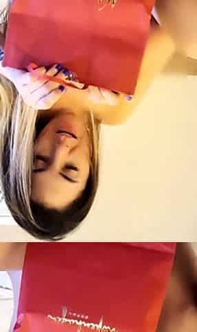 love to get presents ... wanna be my sugar daddy?... WHATS