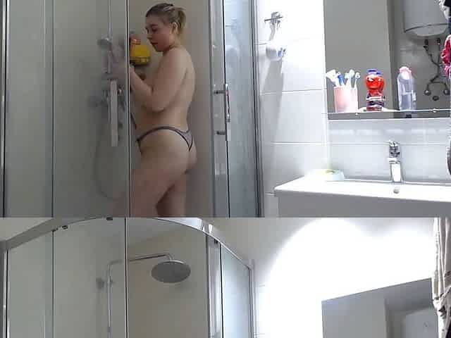 JucieLussie - Beautiful Girl Masturbating and Cumming A