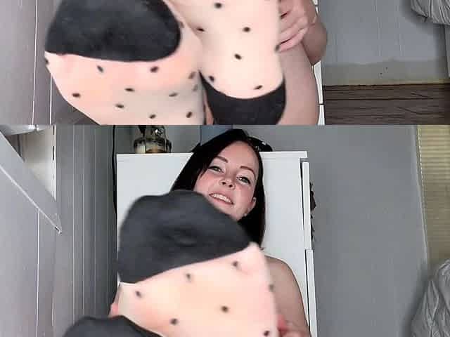 Randy brunette girl with foot fetish doing footjob