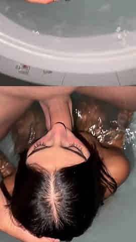 Follando en el jacuzzi de noche! Large cum