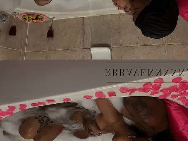 Fleshly lovemaking and twat eating in the bathtub