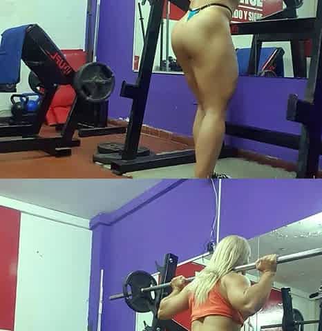 Blonde solo jerking off