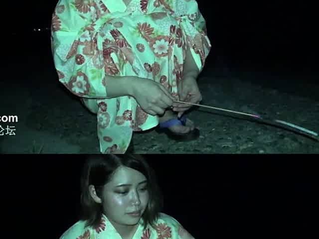 Fetish lesbo fingered outdoors