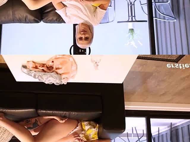 Hot Babe Cassandra Plays With A Magic Wand While Masturbating