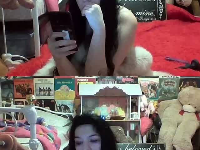 Brunette Solo Webcam Masturbation