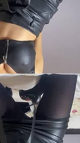 Kira Queen Rips Pantyhose and Fucks Her Wet Cunt with Dildo!
