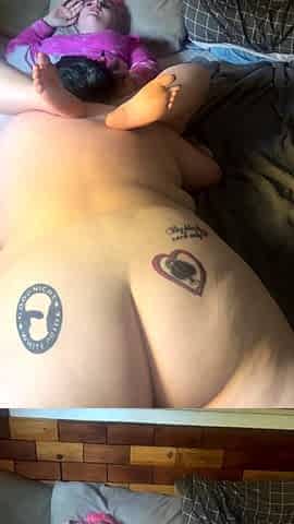 BBW eats out short MILF and makes her squirt