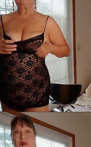 My Pussy Getting Dildo Attention