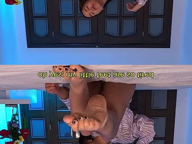 Massaging My Feet While Making Cum
