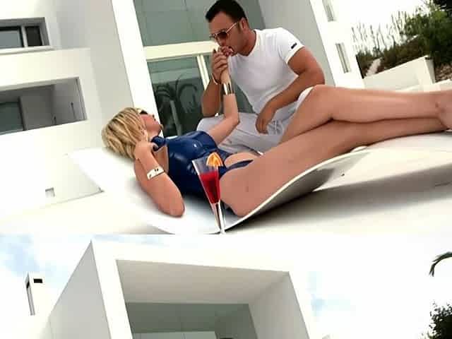 Horny amateur blonde girl fingering 01