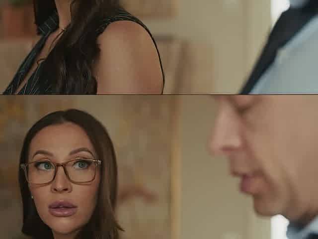 Hot nude MILF in glasses porn video