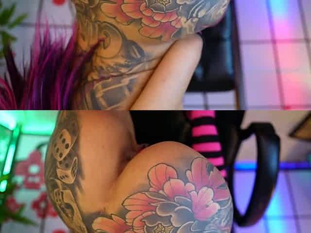 Solo mature masturbating on webcam