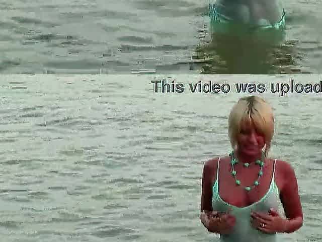 18yo Golden-haired Carmen H Masturbates Her Lovely Twat At the Beach!