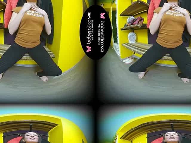 Slut Alexis spreads her holes in VR - BaberoticaVR
