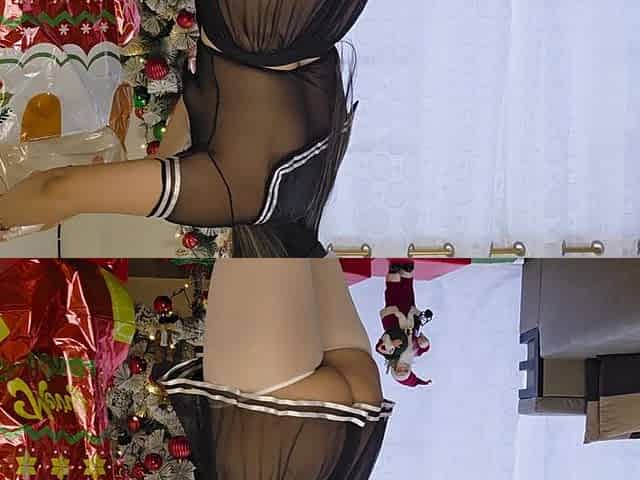 Beautiful, Curvy Stepmother Masturbates with a Dildo at Christmas
