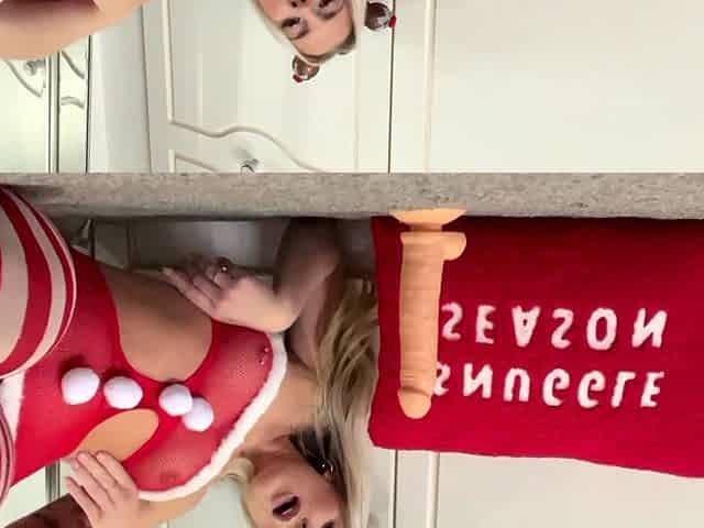 Cute blonde teen Lindsey solo toying pussy and ass