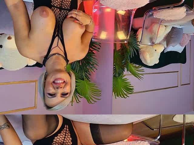 Mature Blonde MILF Fuck Her Pink Pussy