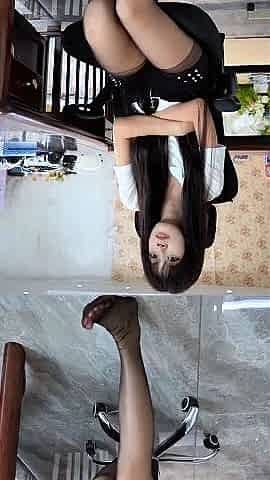 Asian Pantyhosed Legs