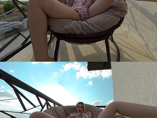 Solo hawt teen masturbates on balcony