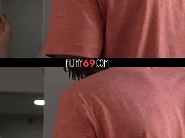 Cheating wife bangs with her ebony neighbour