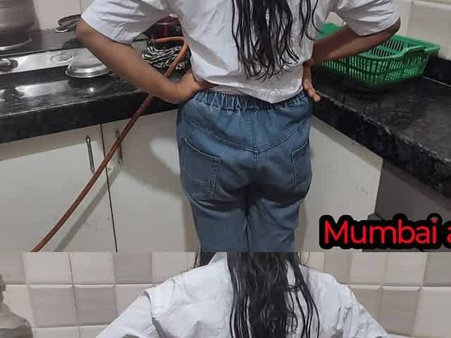 Desi Collage Akar Kitcen Me Kam Rahi Thi Tabhi Uska BF Ne Akar Chut Choda
