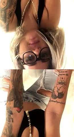 Close up MILF masturbation