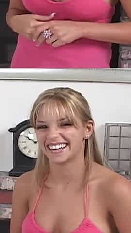 She Squirts by Licking - Screaming Lesbian Orgasm