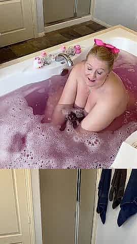 Catching me in the bathtub JOI - I aid u wank looking at my nude body - JOI