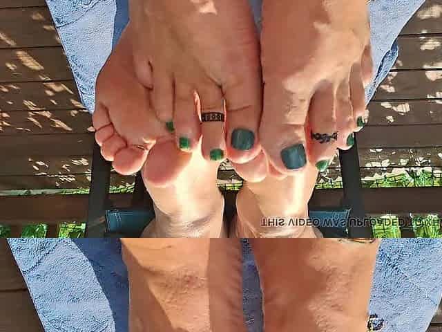 Playing barefoot footsie with y girlfriend