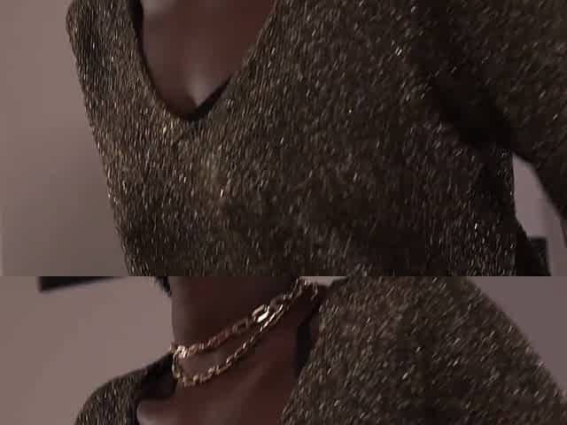 Highclass ebony escort seducing customer