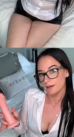 Sexy hottie Anetta Keys enjoys a solo toy masturbation