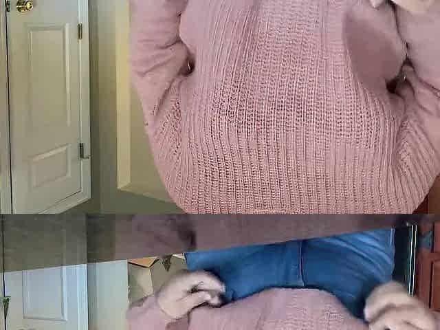Chunky Teen shows off her body during the time that everybody is home