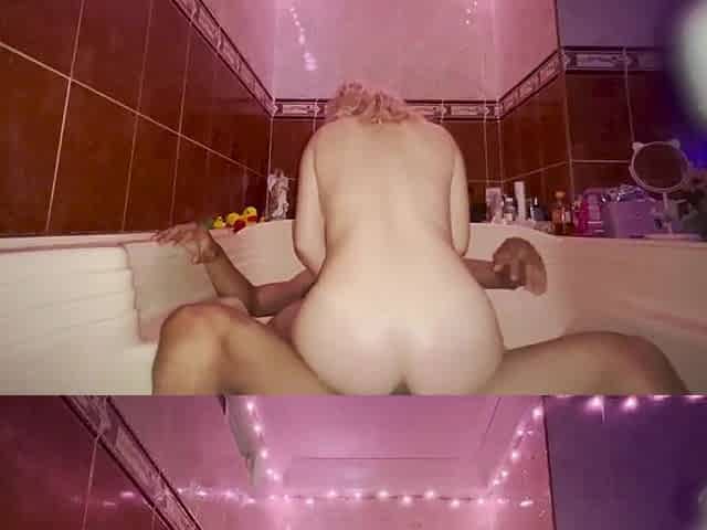 HERMOSA RUBIA LE ES INFIEL A SU NOVIO CON SU MEJOR AMIGO EN EL JACUZZI