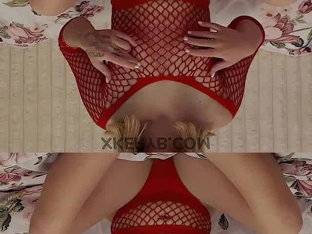 Soft Adult VIRGIN Gal Rubs Her Moist Vagina Below the Blanket