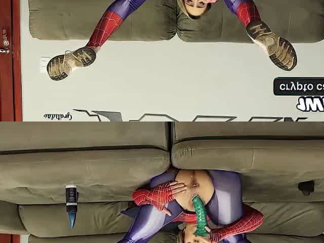 Spider Gwen In Gets A Anal Masturbation Toy With A Dildo