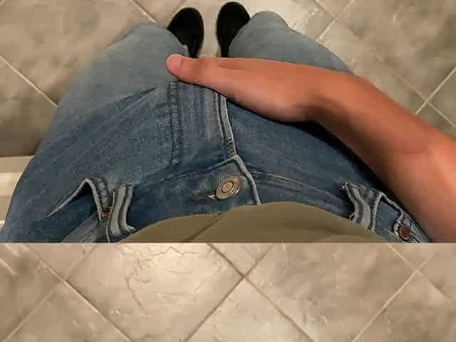 Male Playing with Shlong Until this guy Cum Vans and Socks