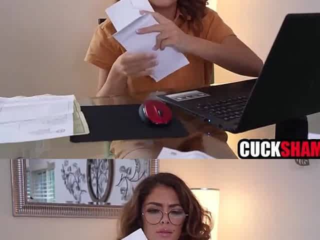 Cuckold hubby watching latin chick wife bang his boss - Vivianne DeSilva