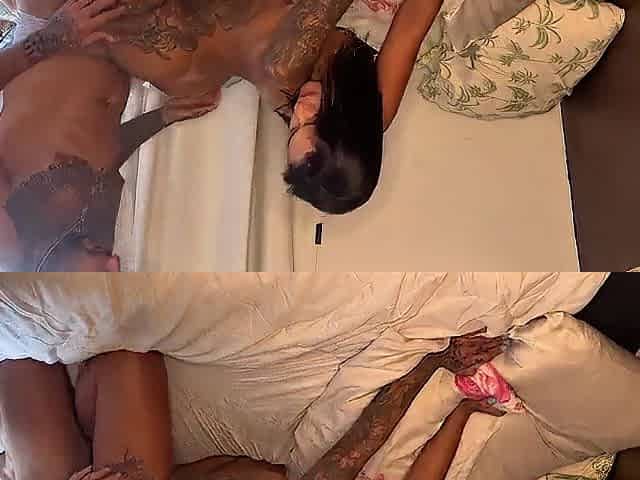 The maid came to clean and ended up in the daybed of the tattooed boss.