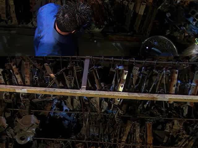 Car mechanic fucks a brunette customer without any money